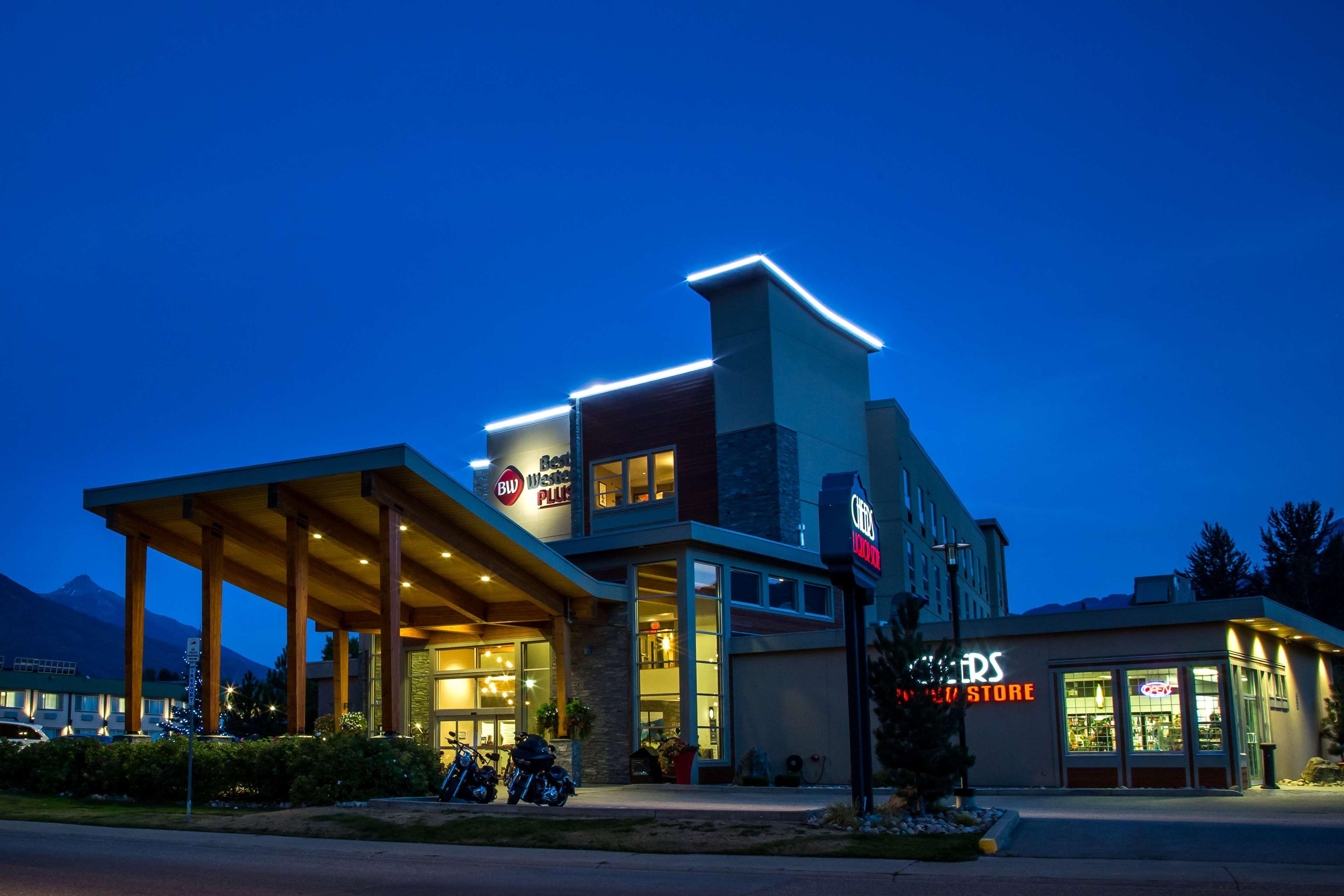 Best Western Plus Revelstoke Esterno foto